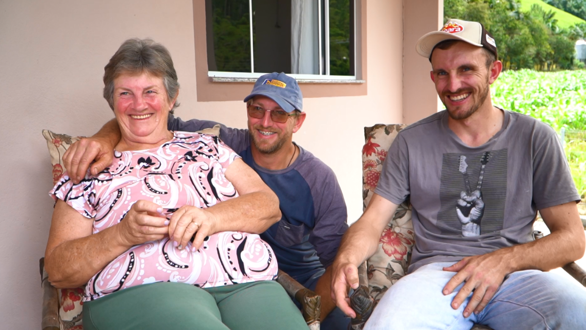 Irmãos Vambommel com a mãe